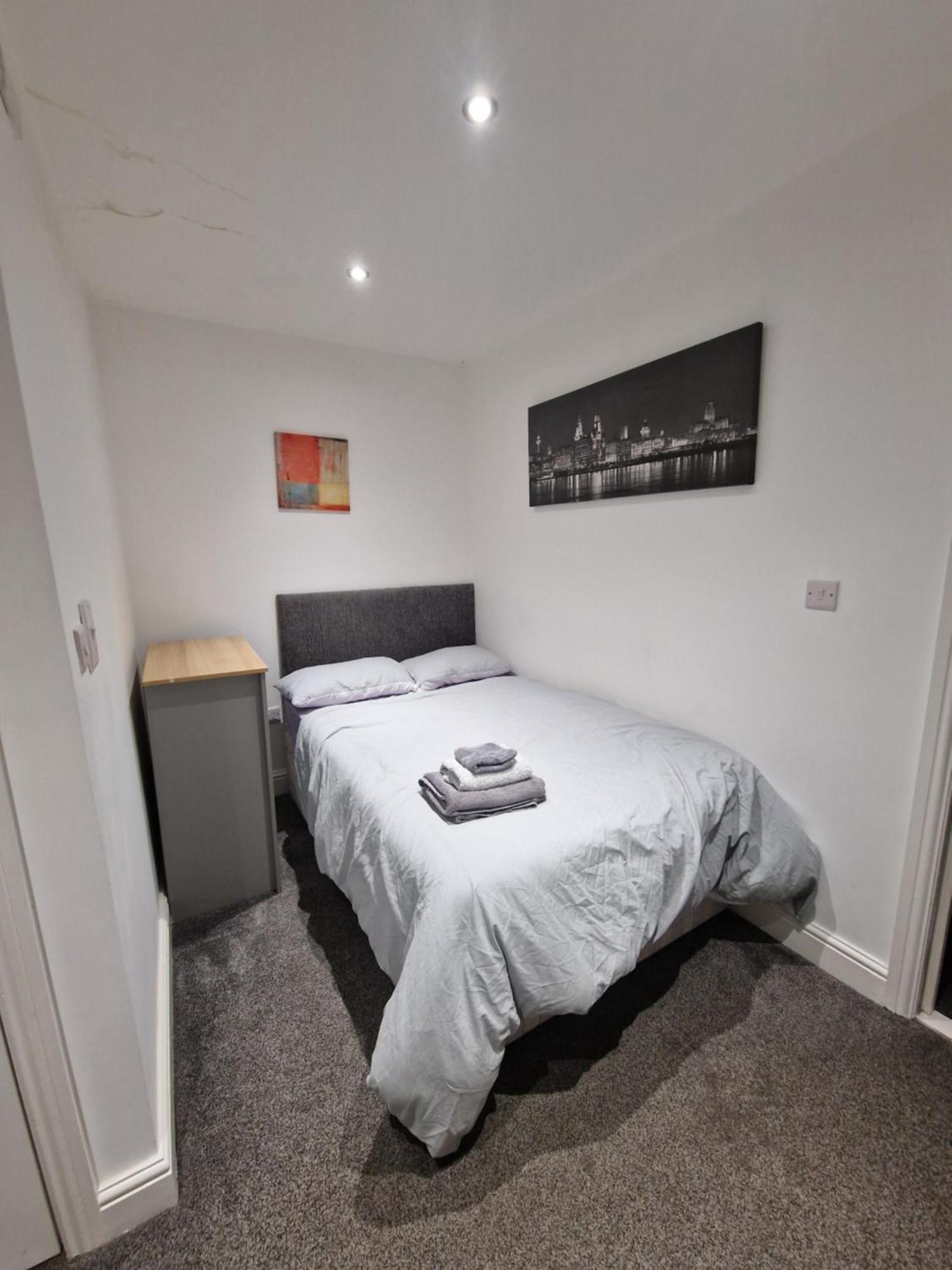 Beautiful Double Bedroom Liverpool Exterior photo